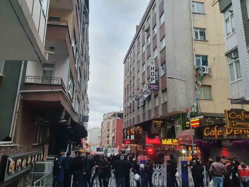 Bahçelievler’de HDP ilçe binasına silahla giren sanığın yargılandığı davada karar çıktı
