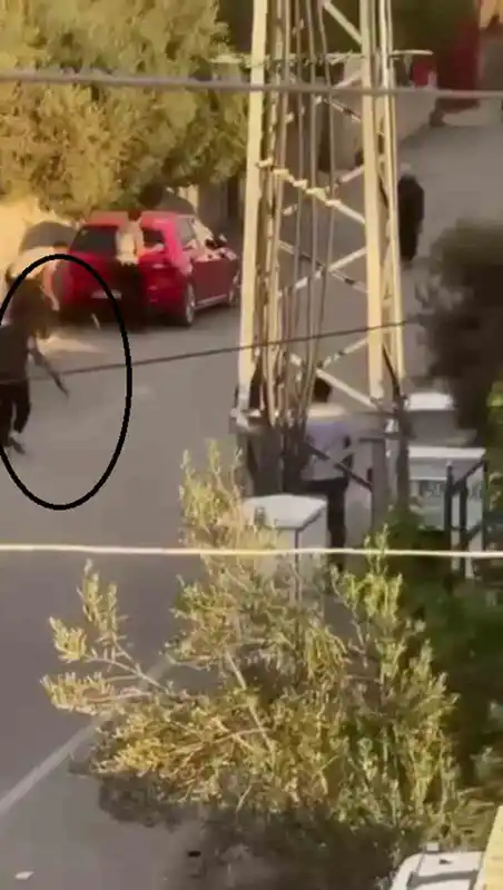 Hatay’da sokak ortasında iki aile arasında silahlı kavga: 7 kişi yaralandı
