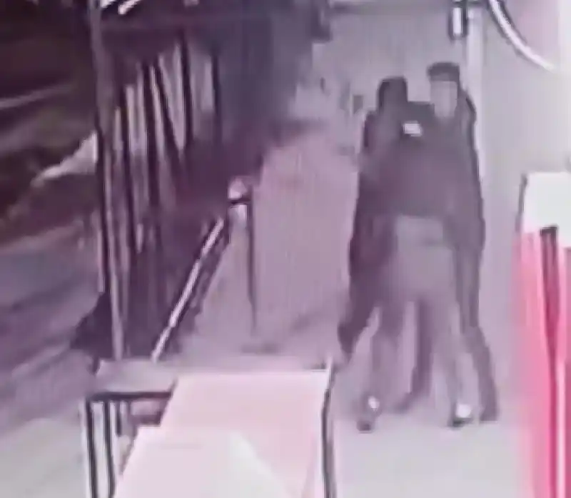 Lise öğrencileri darp edilip bıçaklanmıştı: Yaşı küçük 6 şüpheli yakalandı
