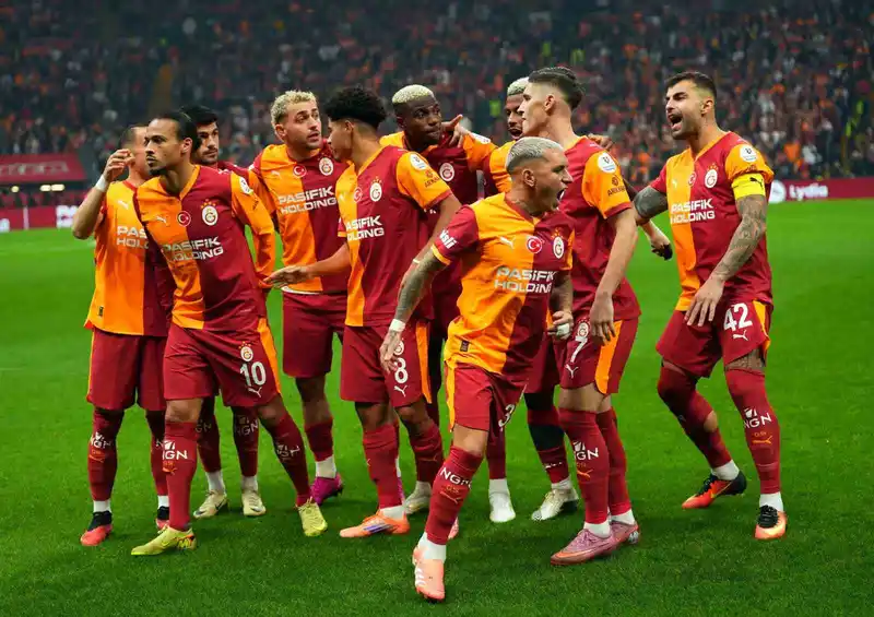 Abdülkerim Bardakcı, Galatasaray ile ligde 100. maçını oynadı
