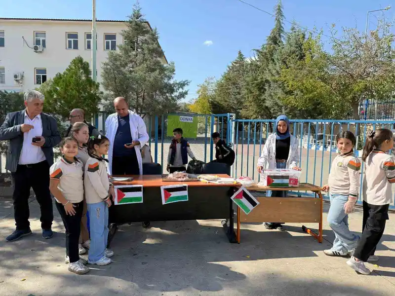 Diyarbakır’da öğrencilerden Gazze’ye 1 milyon 287 bin liralık destek
