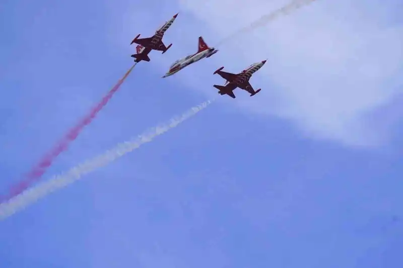 Türk Yıldızlarından Çorlu’da muhteşem gösteri
