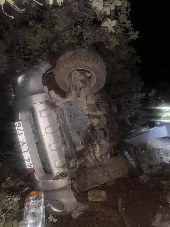 Mardin’de devrilen pikapta 2’si çocuk 6 kişi yaralandı
