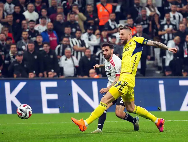 Trendyol Süper Lig: Beşiktaş: 2 - Fenerbahçe: 3 (Maç sonucu)
