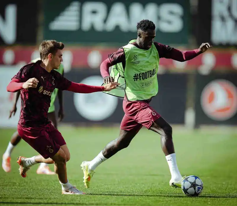 Galatasaray, Ajax maçı hazırlıklarına başladı
