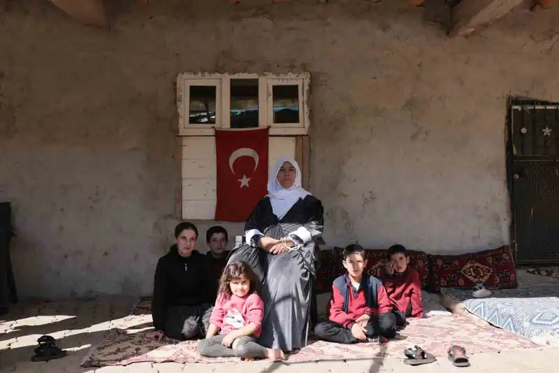Hizan’ın 300 yıllık taş evleri belgesel fotoğraf projesiyle gün yüzüne çıkıyor
