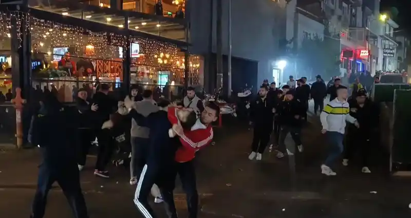 Tekirdağ’da birbirine giren taraftarlar mahalleyi savaş alanına çevirdi: 5 yaralı
