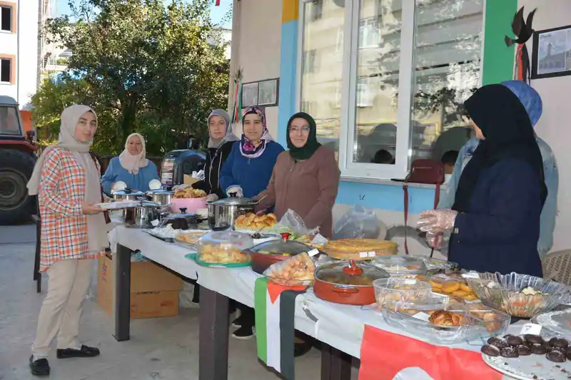 Ordu’da hayır çarşısı ile Filistin’e destek
