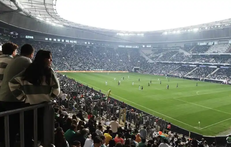 İlk maça giden çocuklar yerinde duramadı
