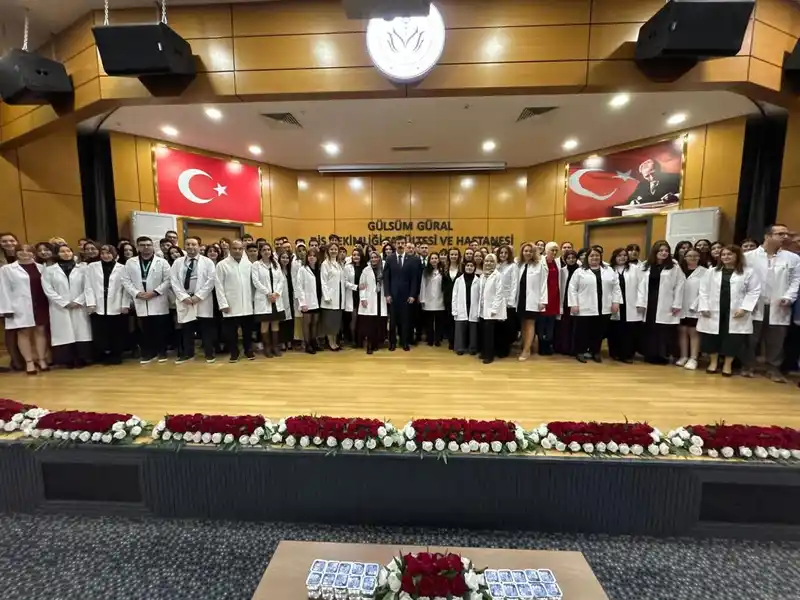 Kütahya’da diş hekimi adayları beyaz önlüklerini giydi
