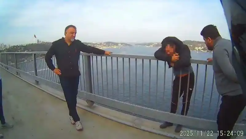 15 Temmuz Şehitler Köprüsü’nde intihar etmek isteyen şahsı kurtardılar
