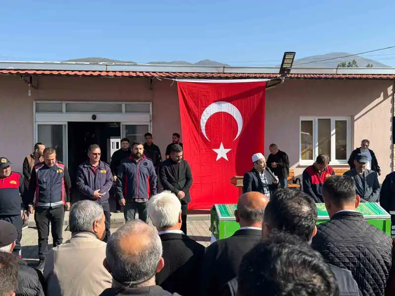 Trafik kazasında hayatını kaybeden itfaiye eri Koçtaş için tören düzenlendi
