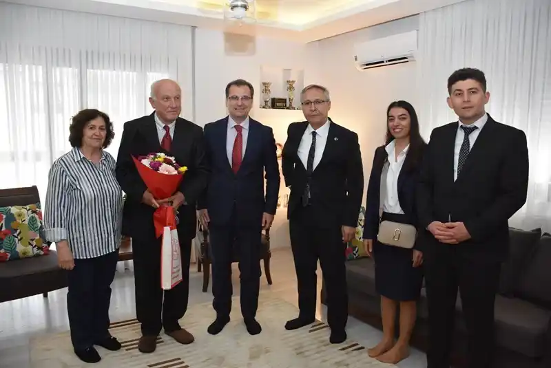 Kaymakam Güldoğan’dan, eğitim çınarlarına vefa
