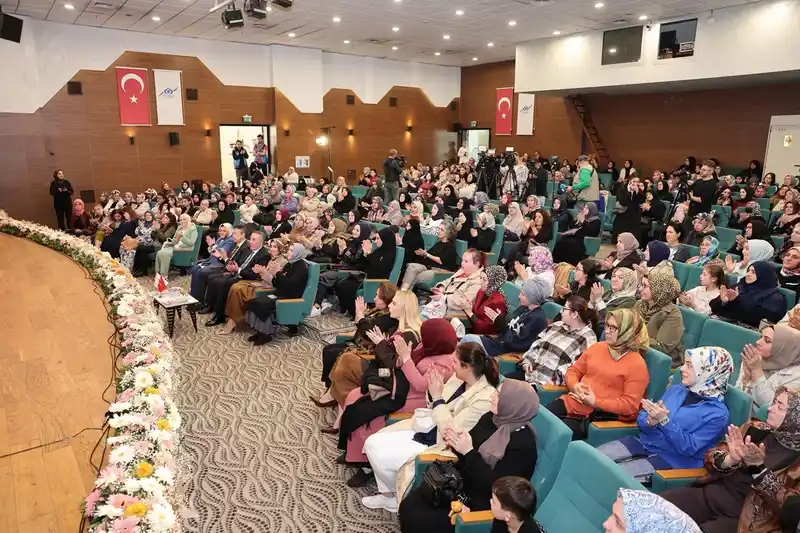 Sultangazi Belediyesi kadınlara özel 3 projenin tanıtımını gerçekleştirdi
