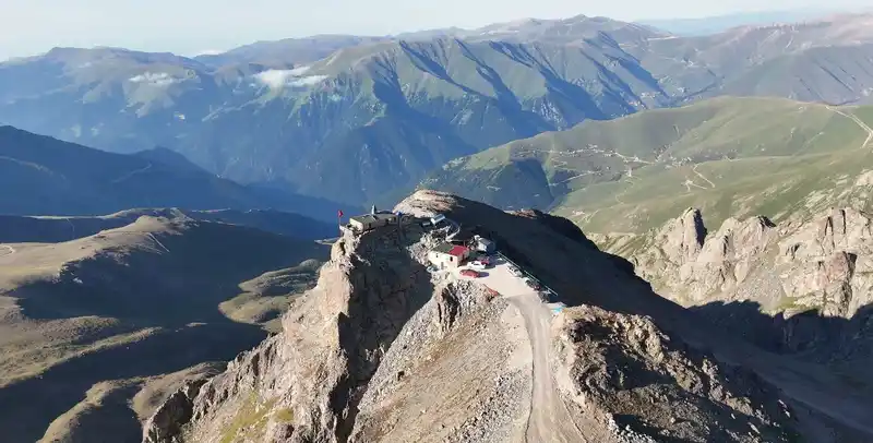 Kırklar Dağı Mescidi çıkan yangında kül oldu
