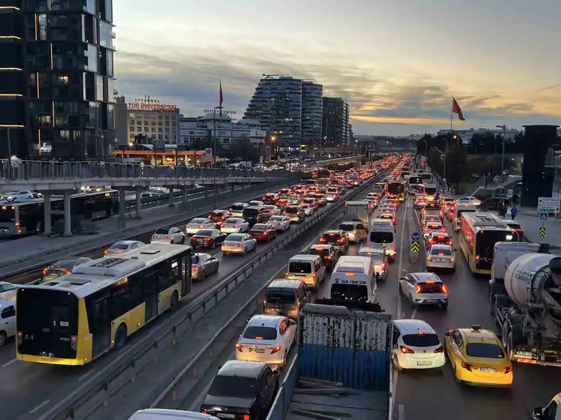 İstanbul’da trafik yoğunluğu yüzde 89’a ulaştı
