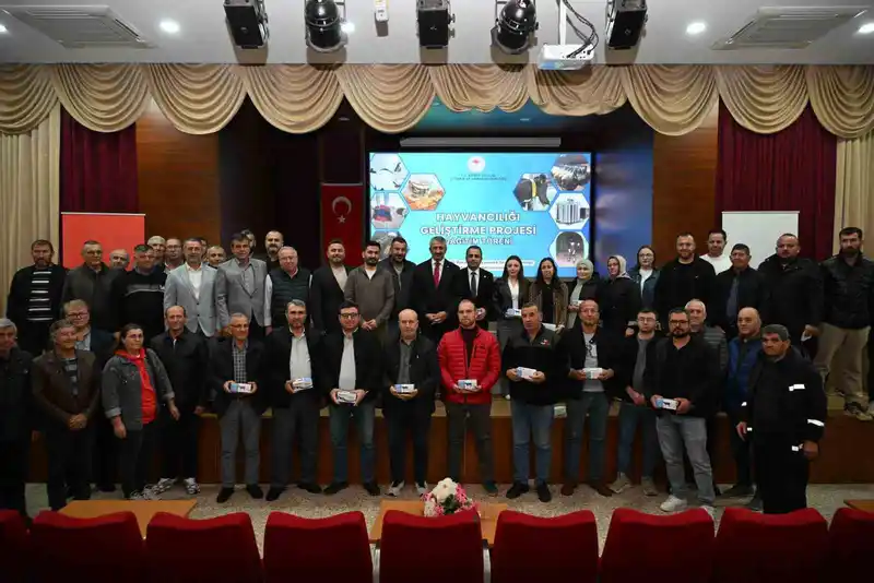 Edirne’de sütte verim artacak: 52 besiciye erken teşhis cihazı dağıtıldı
