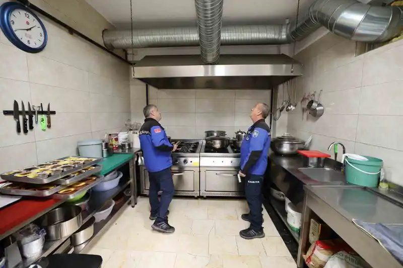 Başiskele’de kafe ve restoranlarda kapsamlı hijyen denetimi
