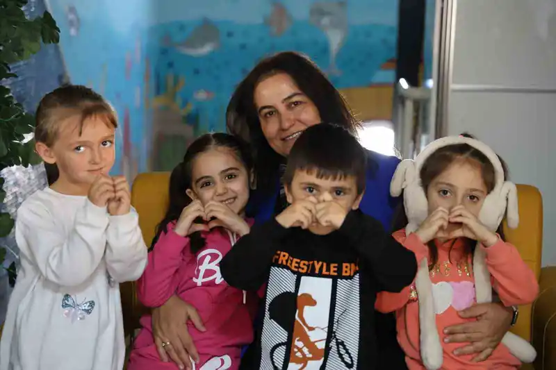 Kırşehir’de yılın öğretmeni seçilen Gülsen Arıcı Güvenç: 