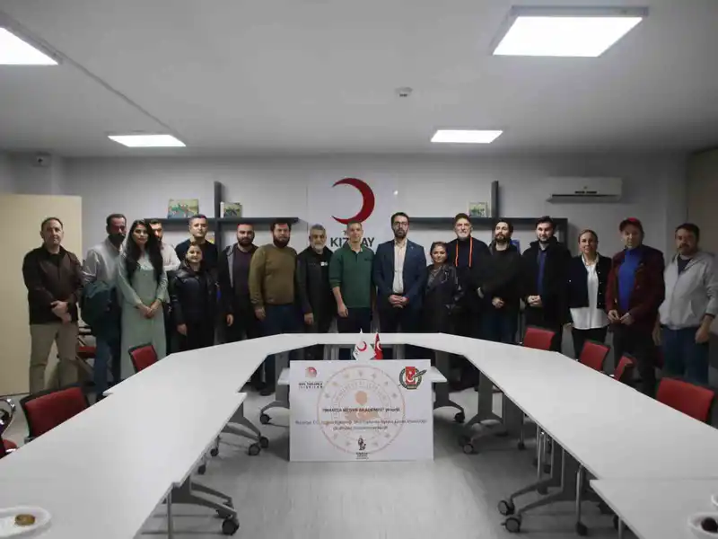 Manisa Medya Akademisinde ilk ders ‘Yapay zeka haberciliği’ oldu
