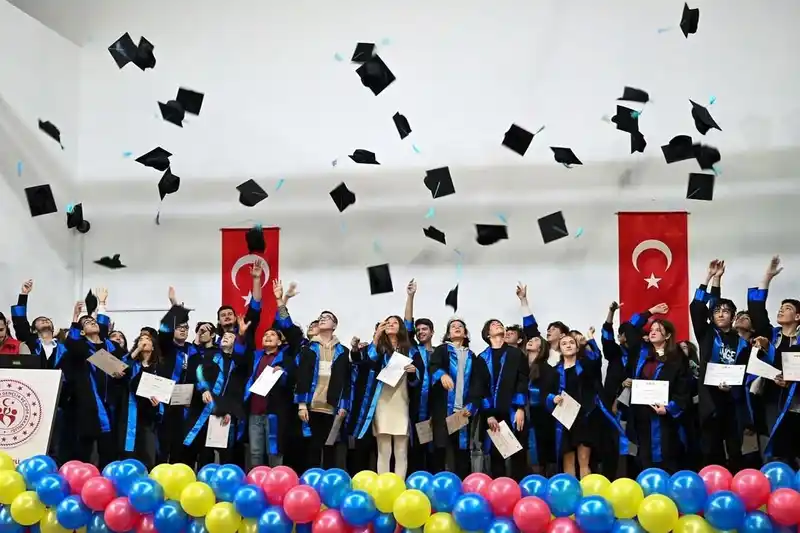 Kırklareli’nde geleceğin teknoloji yıldızları mezun oldu
