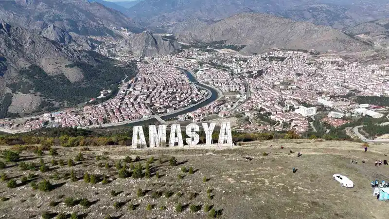 Dağın zirvesine yazıldı: Hollywood değil ‘Amasya’
