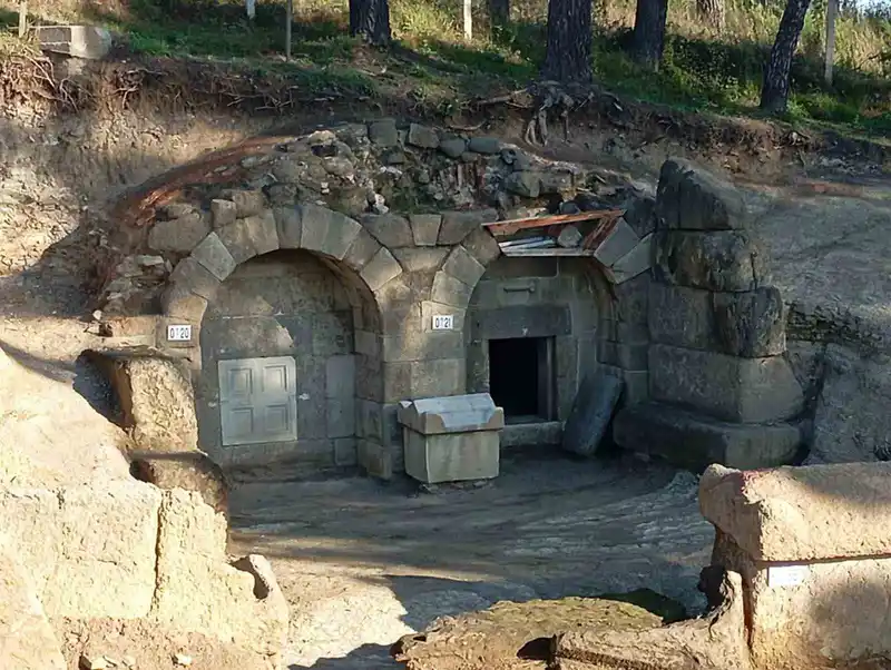 BARÜ bölgenin arkeolojik gelişimine katkı sunacak çalışmalara devam ediyor
