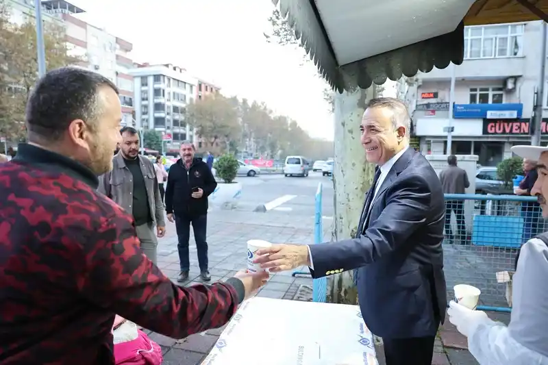 Sultangazi Belediyesi’nden vatandaşlara çorba ikramı
