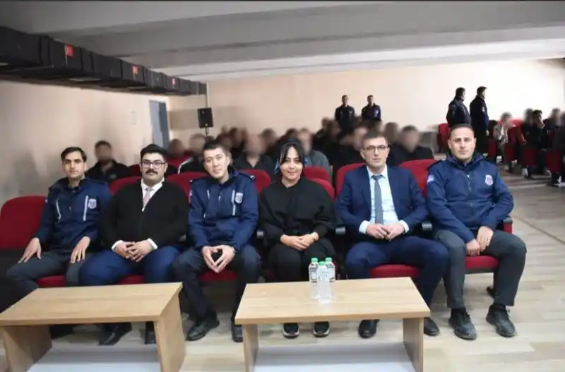 Bir sahne bin gelenek: ceza infaz kurumunda tiyatro rüzgarı
