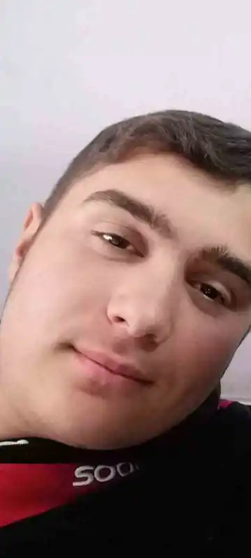 Motosiklet kazasında yaralanan genç kurtarılamadı
