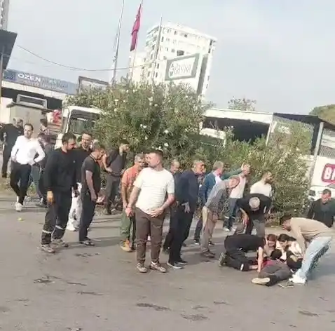 Motosiklet ile otomobil çarpıştı: 1 ağır yaralı
