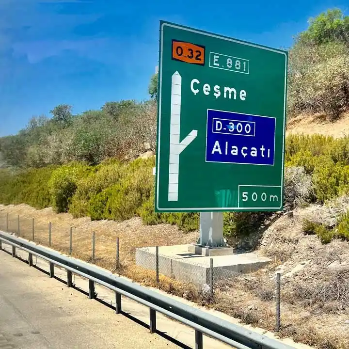 Çeşme’de motosiklet kazası: 1 ölü, 2 yaralı
