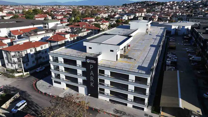 530 araçlık katlı otopark hizmete başladı
