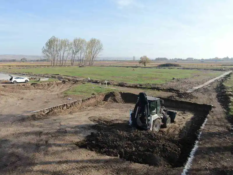 İnönü Spor Kompleksi çalışmaları tüm hızıyla sürüyor
