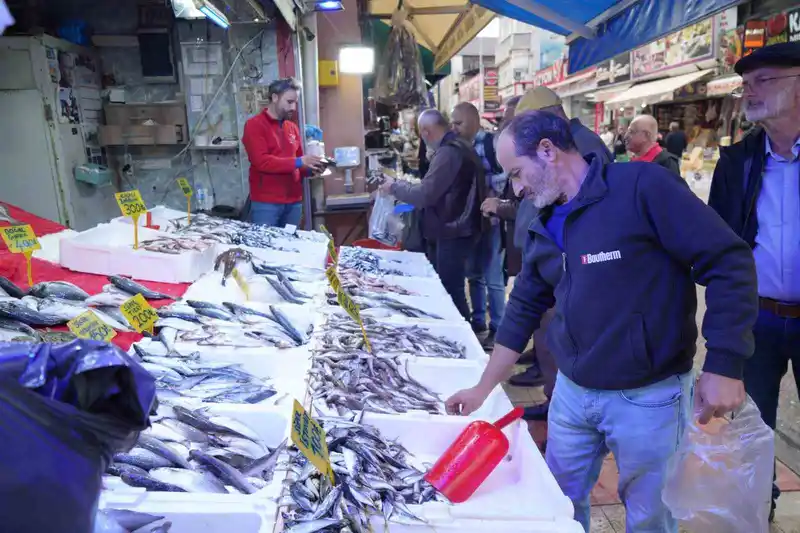 Tezgahlarda hamsi bolluğu
