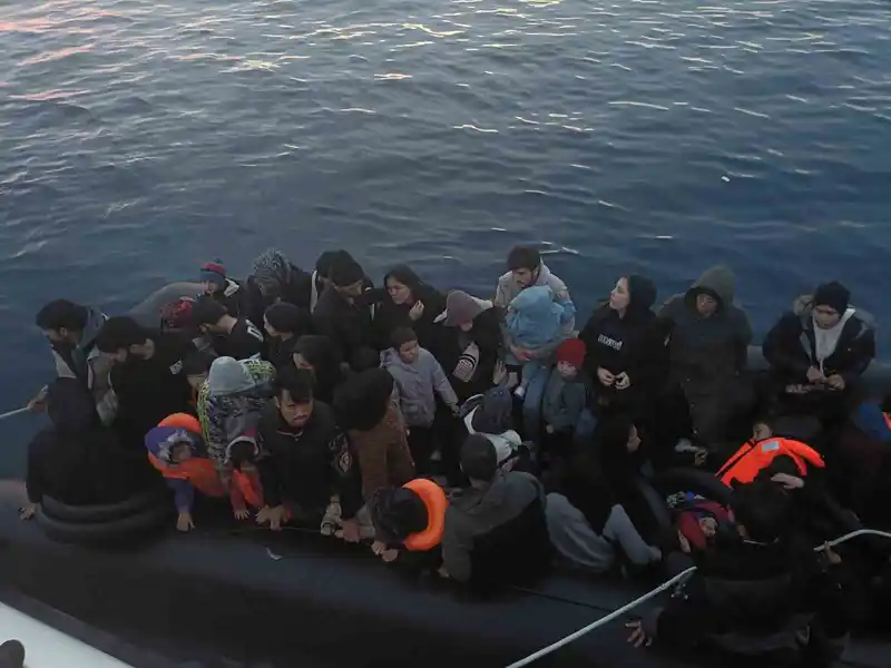 Çanakkale’de 42 kaçak göçmen yakalandı
