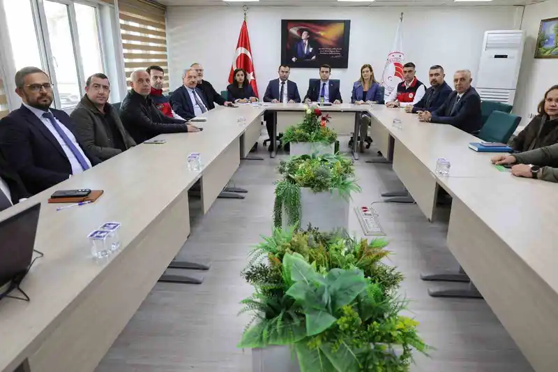 Kuraklık riski altındaki Eber ve Akşehir Gölleri için bir araya gelindi
