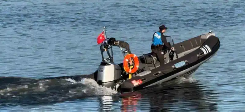 Polis ve jandarmadan Yunanistan sınır hattında zodyak botla devriye
