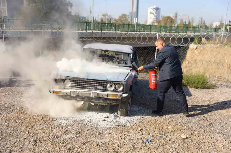 Bursa’da otobüs şoförlerine yangın söndürme eğitimi

