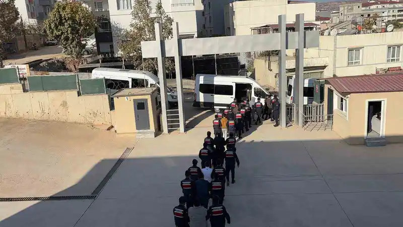 Kahramanmaraş ve Gaziantep’te tefeci operasyonu: 17 tutuklama
