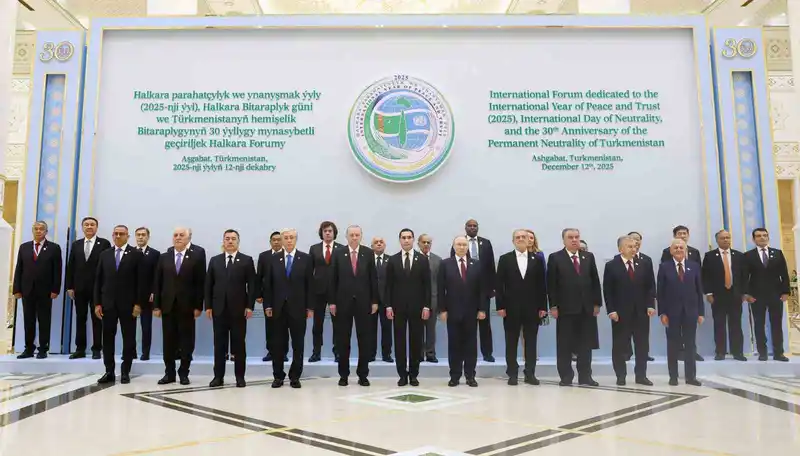 Cumhurbaşkanı Erdoğan, Türkmenistan’da aile fotoğrafı çekimine katıldı