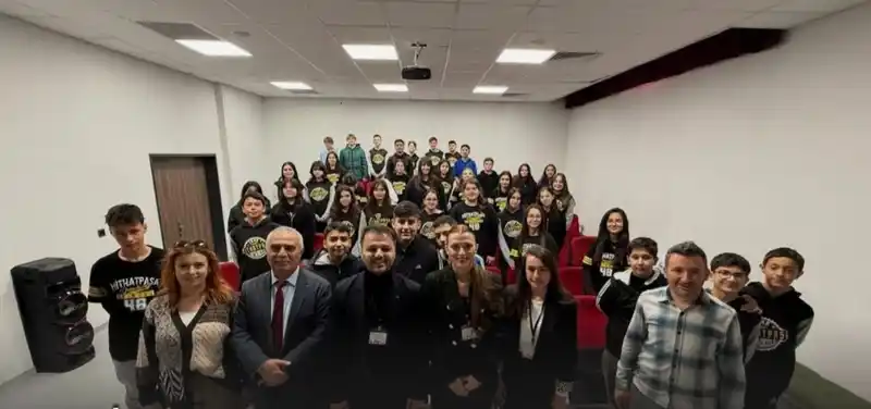 Emirdağ Mithatpaşa Ortaokulunda ‘Bilim Odaklı Buluşma’ projesi