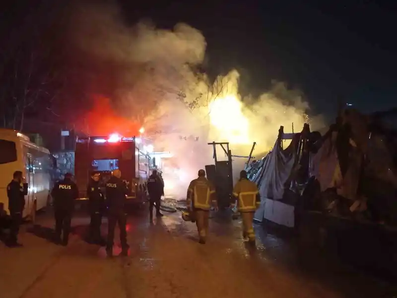 Osmangazi’de gece saatlerinde yangın paniği: 1 yaralı