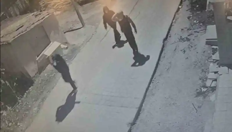 Kombi çalan 5 şüpheliden 4’ü tutuklandı