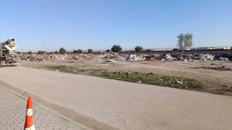 Sokak ortasında vahşice öldürüldü: 19 yaşındaki genç defalarca bıçaklandı