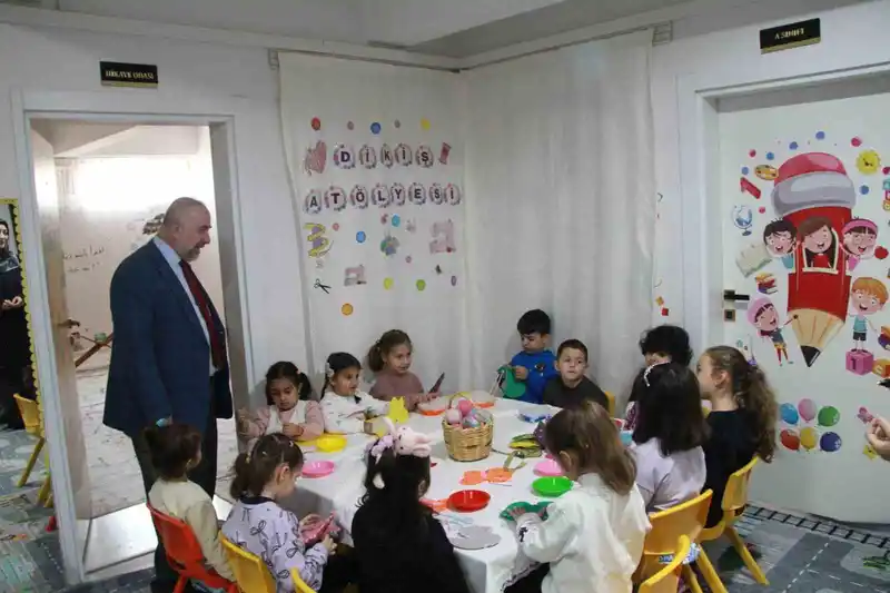 Cizre’de 4-6 yaş Kur’an kursu öğrencileri, çift dallı eğitimle hem eğleniyor hem öğreniyor