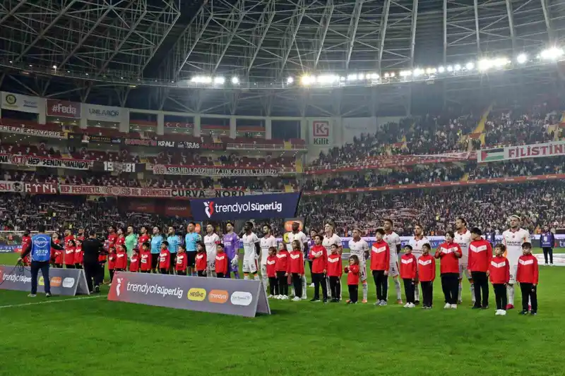 Trendyol Süper Lig: Antalyaspor: 0 - Galatasaray: 2