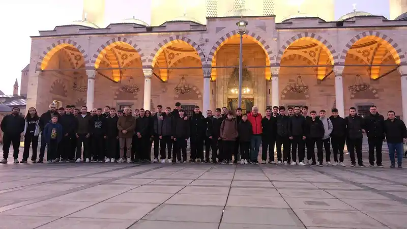 Karatay’da öğrenciler sabah namazı programında buluşuyor