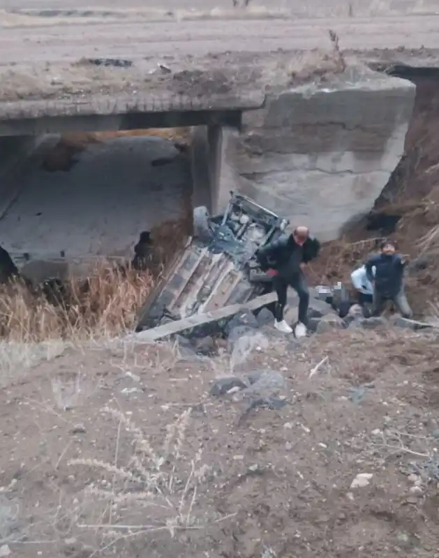 Sivas’ta trafik kazası: 1 ölü, 2 yaralı