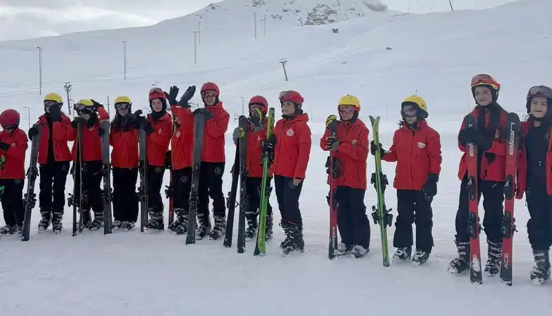 Hakkari’de karlar üzerinde ilk adımlar